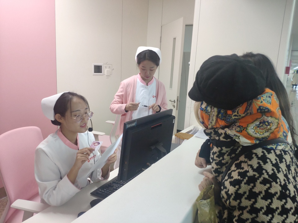 【一點資訊】健康陜西報道—公益在路上，西安國際醫(yī)學(xué)中心醫(yī)院腫瘤免費篩查行動溫暖人心