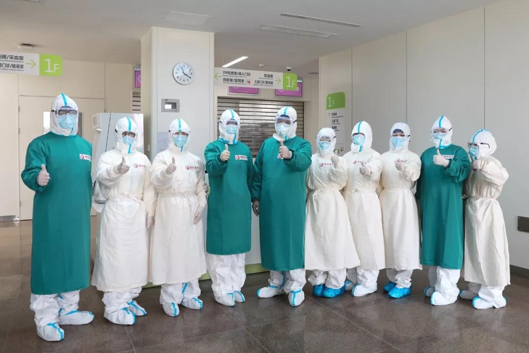 今日頭條——大年三十，一位護士對媽媽說她要去武漢