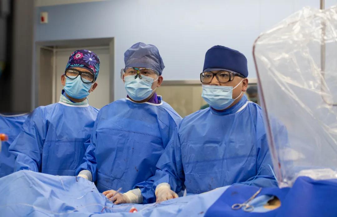 陜西廣播電視臺—完美！僅5毫米手術(shù)傷口，解決七旬老人主動脈夾層及多年“房顫”帶來的腦卒中煩惱！