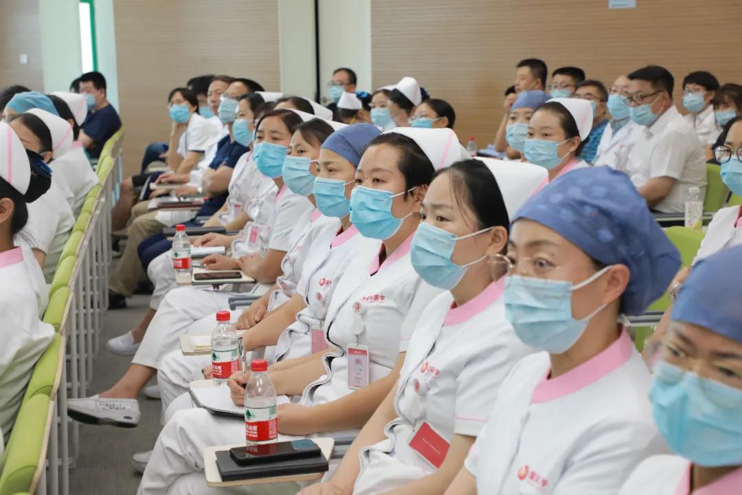 軍醫(yī)大咖齊聚一堂，共敘國(guó)際醫(yī)學(xué)創(chuàng)新發(fā)展