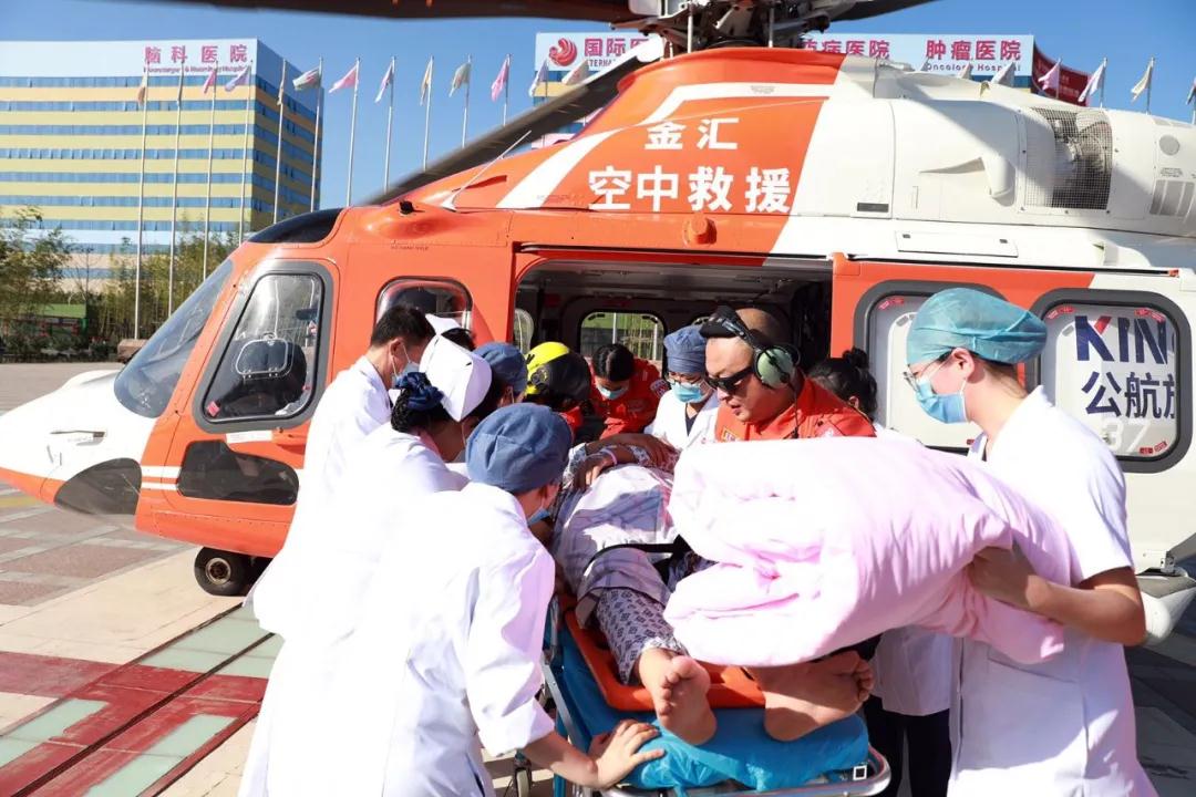 陜西網(wǎng)—生命續(xù)航，分秒必爭！  西安國際醫(yī)學(xué)中心醫(yī)院緊急救助一名跨省“飛”來的重癥患者