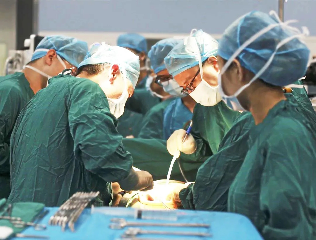 10斤重！這顆危及生命的“炸彈”終于被排除