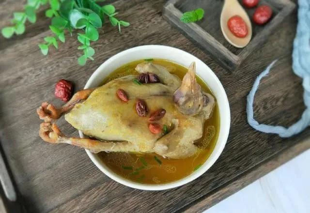 【每日一膳】雪花飄落，寒意漸濃，別錯(cuò)過(guò)這營(yíng)養(yǎng)滋補(bǔ)的暖湯