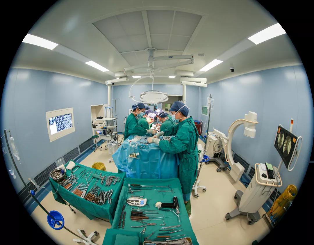 原點(diǎn)新聞—世界首例！3D打印可動人工頸椎-椎間盤復(fù)合體植入術(shù)