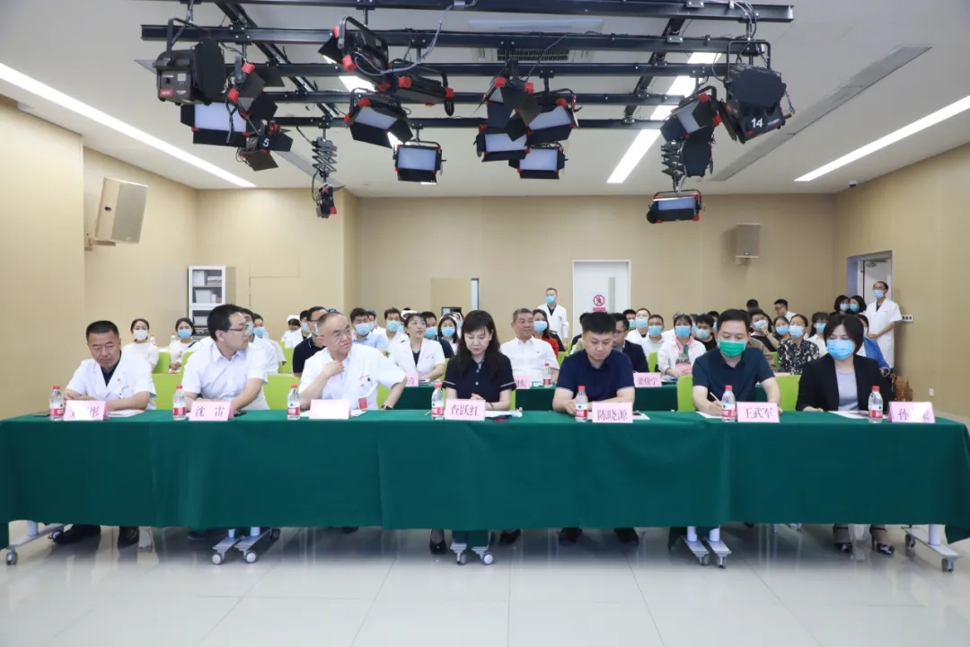 西安市市場監(jiān)督管理局高新區(qū)分局在我院舉辦“測量助力健康服務(wù) 計量守護生命安全”宣教活動