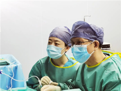 大醫(yī)之術④｜針尖上的絕絕子：甲狀腺手術無痕？這項黑科技值得關注……