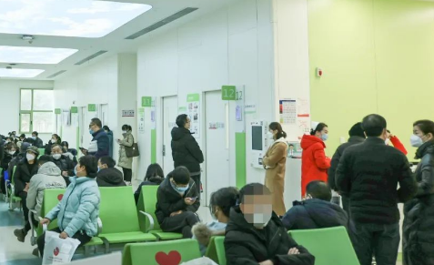 節(jié)后首個(gè)工作日|不停歇，他們?nèi)κ刈o(hù)患者健康！