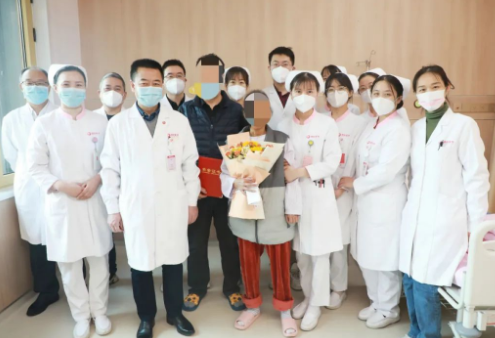 215天守護，2000多頁病例， 這位女士終見彩虹