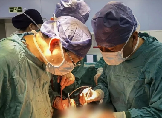 有實力有擔當！他完成了這臺“無人敢接”的高難度手術