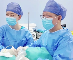 她為什么跨越千里來到這里？