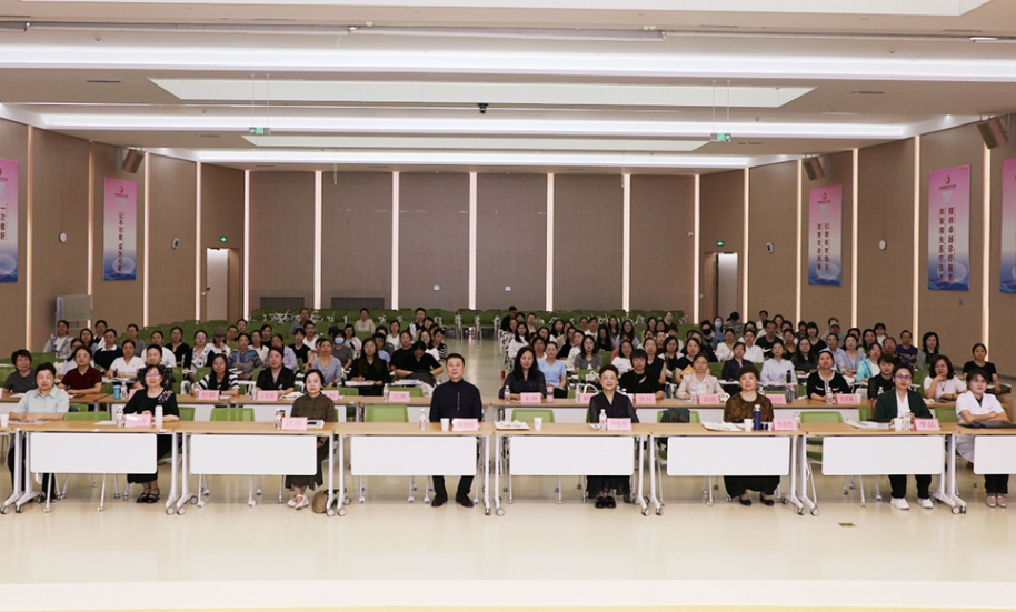 我院召開“沙盤游戲治療技術(shù)在兒童心理行為疾病中的應(yīng)用”培訓(xùn) 